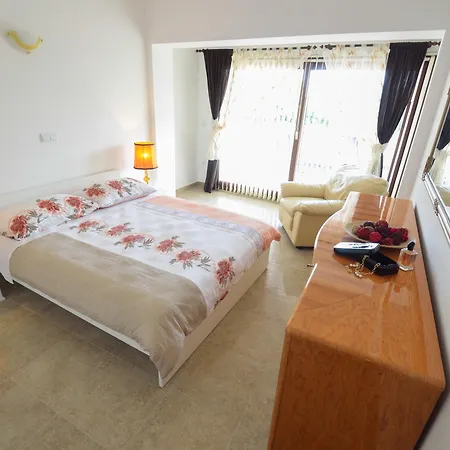 Aparthotel Plat 4*